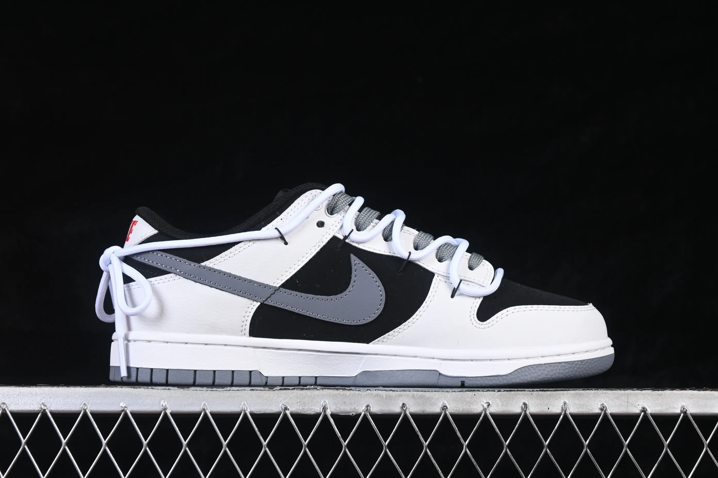 All categories Nk SB Dunk Series Nk SB Dunk Low High-end customized low-top sneakers Nike SB Dunk Low straps Anniversary high-end customized low-top casual sneakers WG0716-152